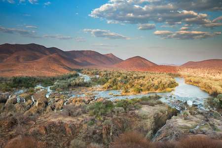 Romantische Abgeschiedenheit: Luxuriöse Flug- und Fotosafari in Namibia